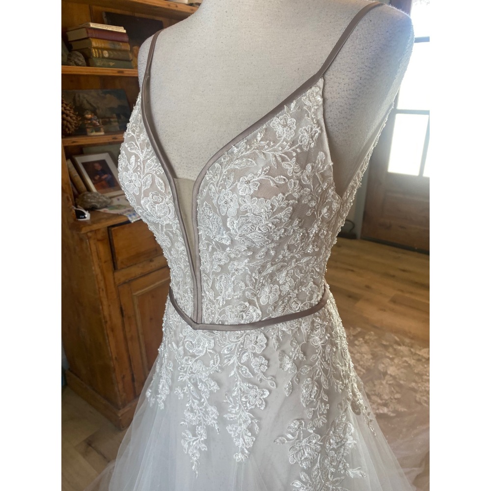 Morilee Madeline Gardner NWT Floral Tulle Wedding Dress V-Neck Cathedral Train 4 - Picture 3 of 16